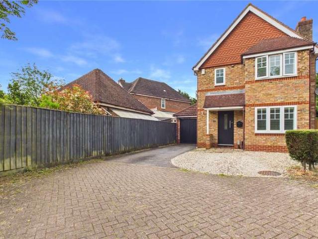 House for sale in Aldermaston Wharf, West Berkshire