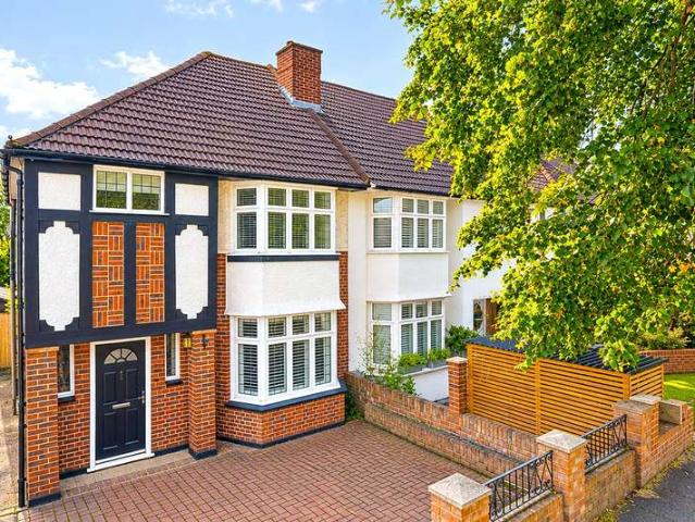 House for sale in Royal Borough of Kingston upon Thames, Greater London