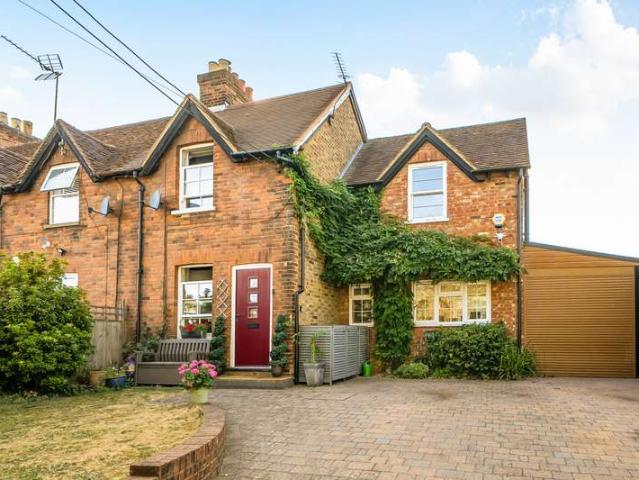 House for sale in Swallow, Buckinghamshire