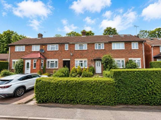House for sale in Mill Hill, Greater London
