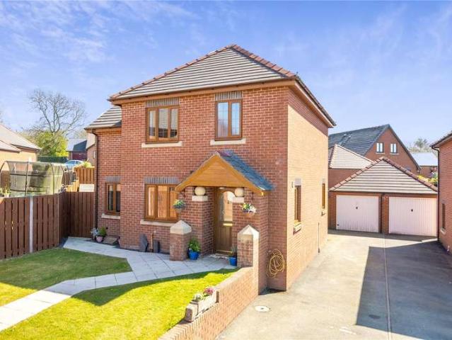 House for sale in Llanidloes, Wales