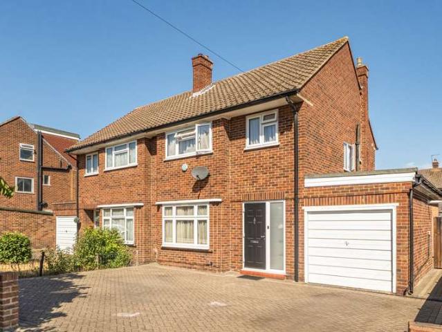 House for sale in Kempton Park, Lower Halliford