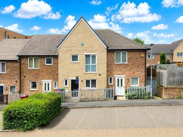House for sale in Dee Park, Reading