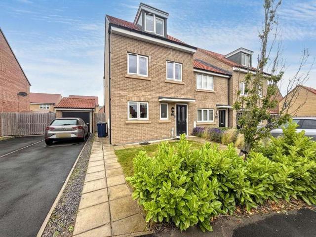 House for sale in Burnside, Fence Houses