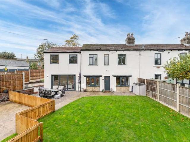 House for sale in Horbury, West Yorkshire