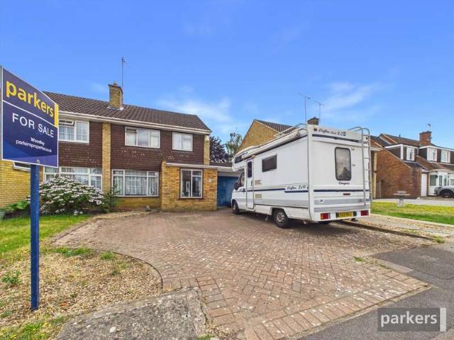 House for sale in Woodley