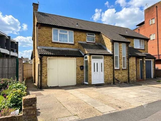 House for sale in Chalvey, Slough