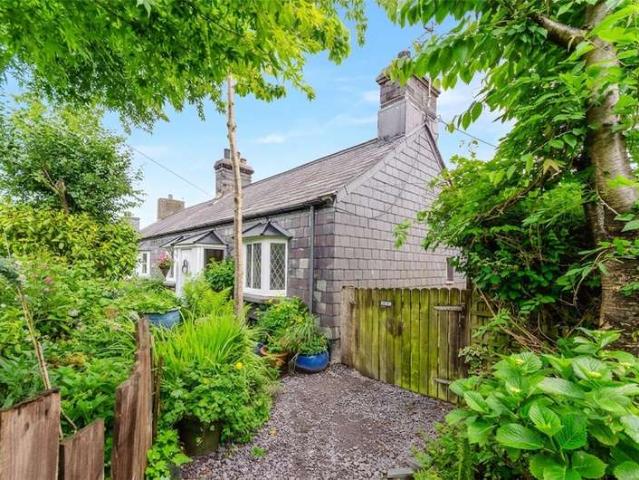House for sale in Llandygai, Bethesda