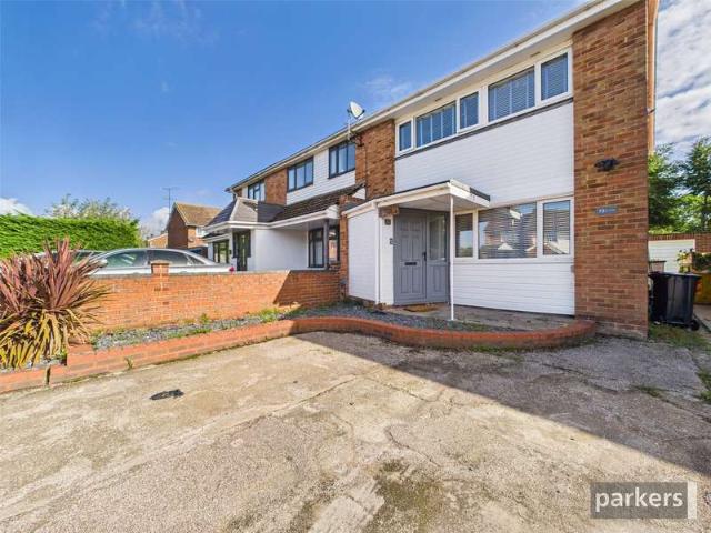 House for sale in Woodley