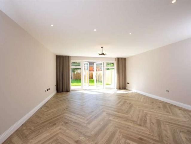 House for sale in Martin's Heron, Winkfield