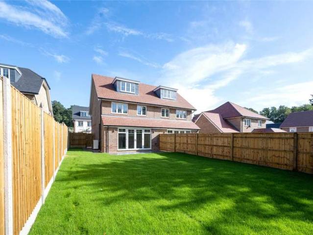 House for sale in Martin's Heron, Winkfield