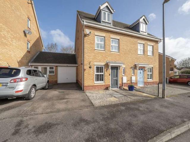 House for sale in Houghton Regis, Bedfordshire