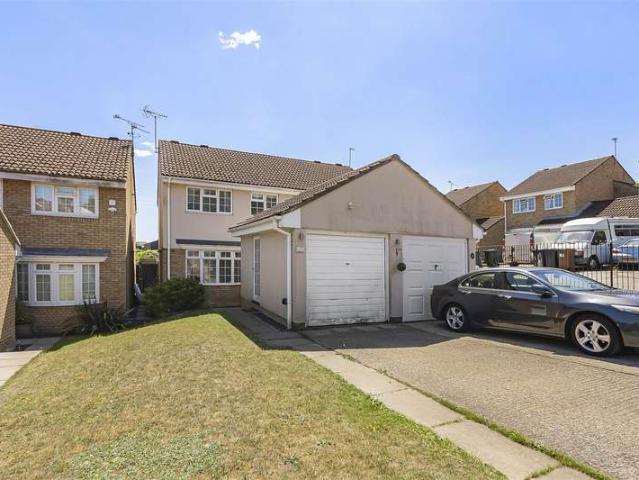 House for sale in Kings Hill, Colliers End