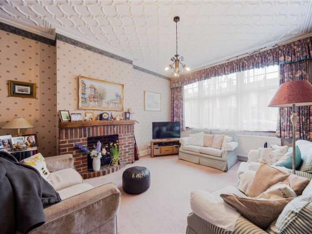 House for sale in New Southgate, Greater London
