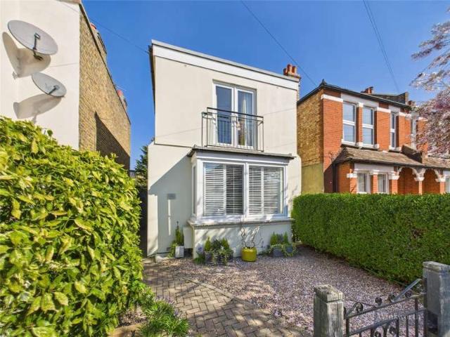 House for sale in Tolworth, Greater London
