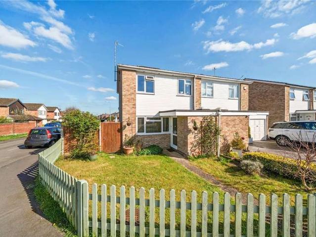 House for sale in Speen