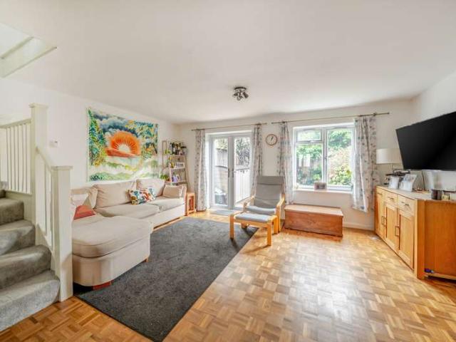 House for sale in Hampton Hill, Greater London