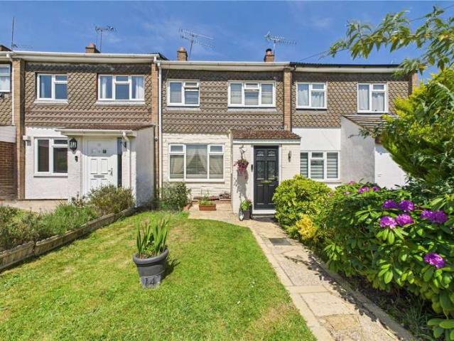 House for sale in Yateley, Moulsham Green