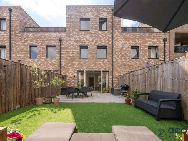 House for sale in Kingsbury, Greater London