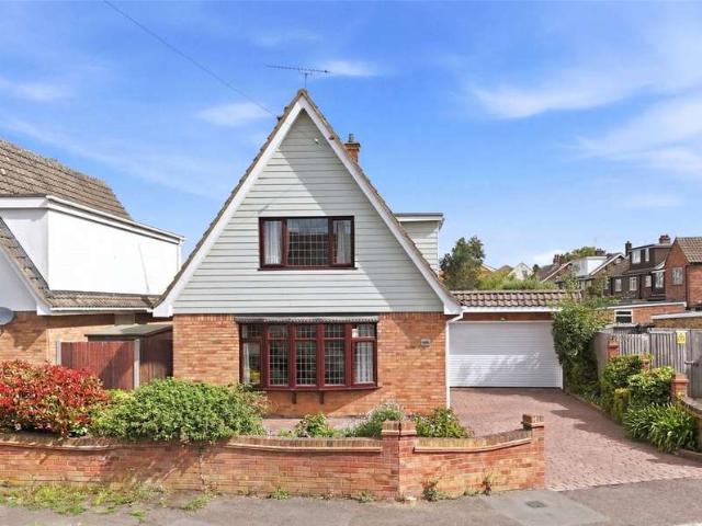 House for sale in Stroud Green, Barling