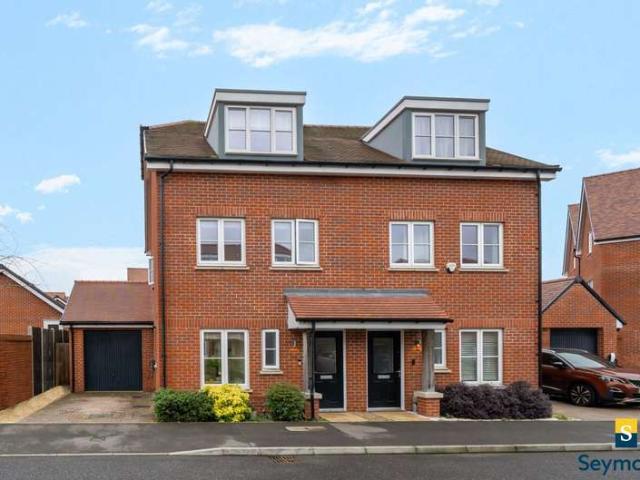 House for sale in Worplesdon, Westborough