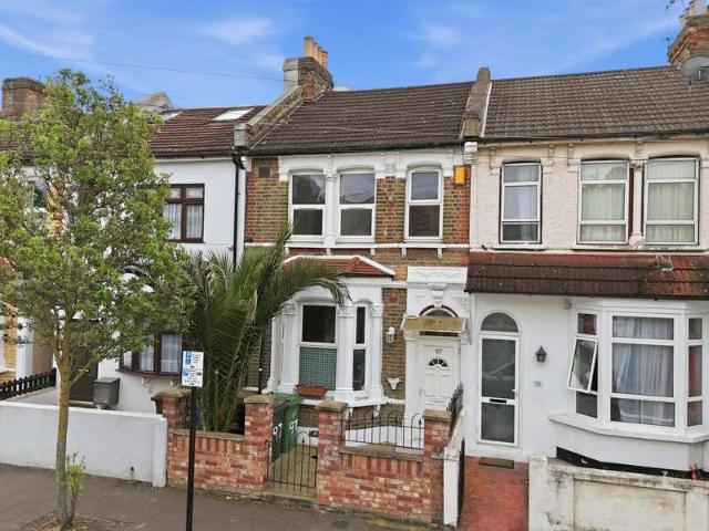 House for sale in Leytonstone, Greater London