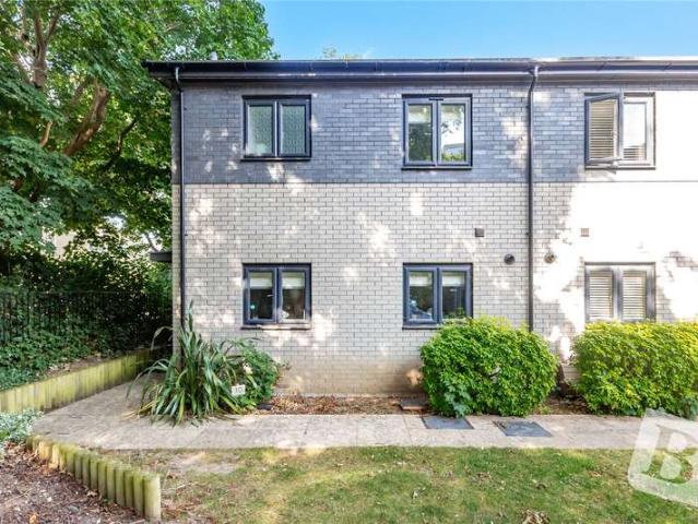 House for sale in Navestock Side, Essex