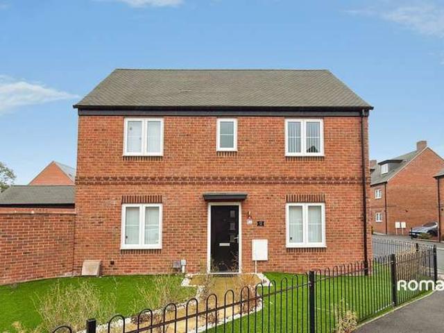 House for sale in Hounsome Fields, Basingstoke and Deane