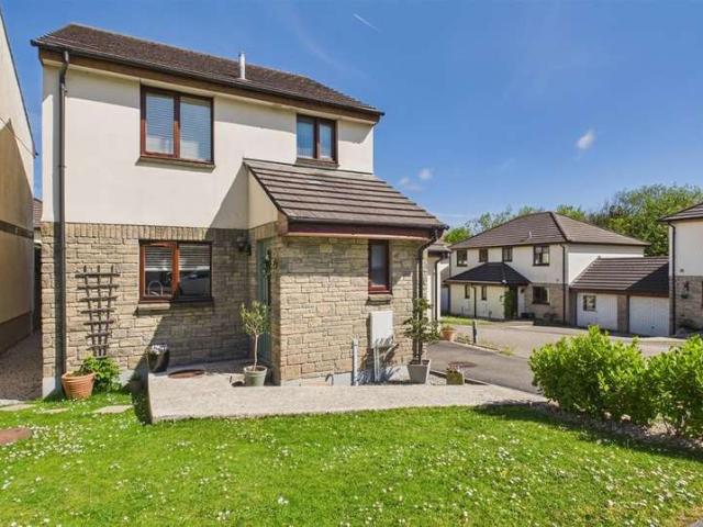 House for sale in Hayle, Cornwall