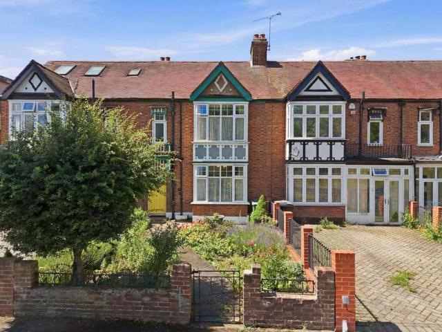 House for sale in Leytonstone, Greater London