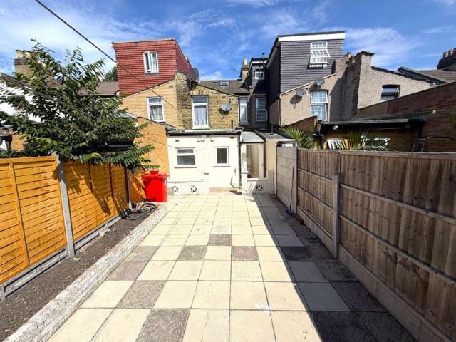 House for sale in Plashet, Greater London