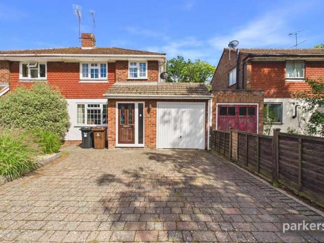 House for sale in Woodley