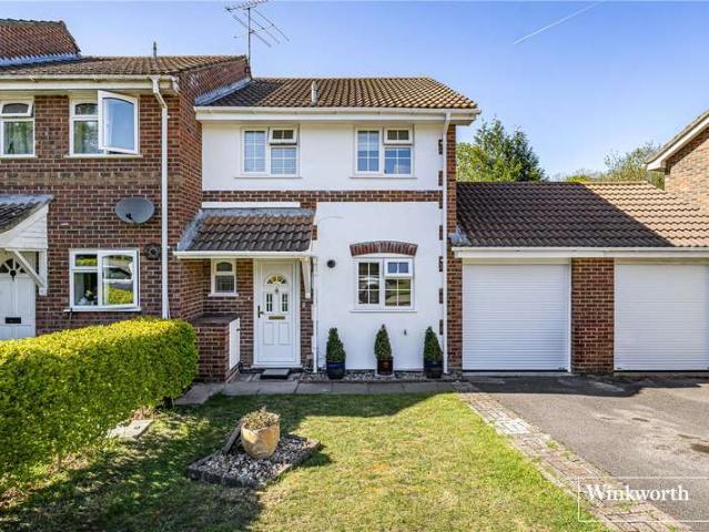 House for sale in Heol-las, Surrey
