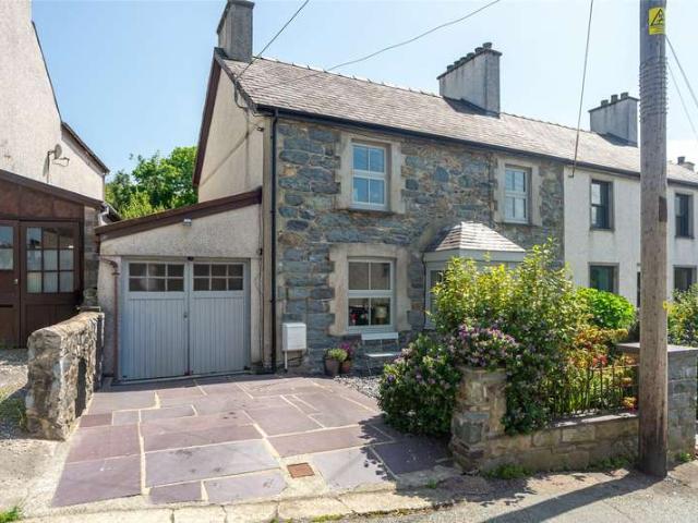 House for sale in Bethesda, Wales