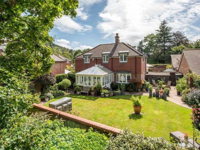 House for sale in Pachesham Park, Surrey