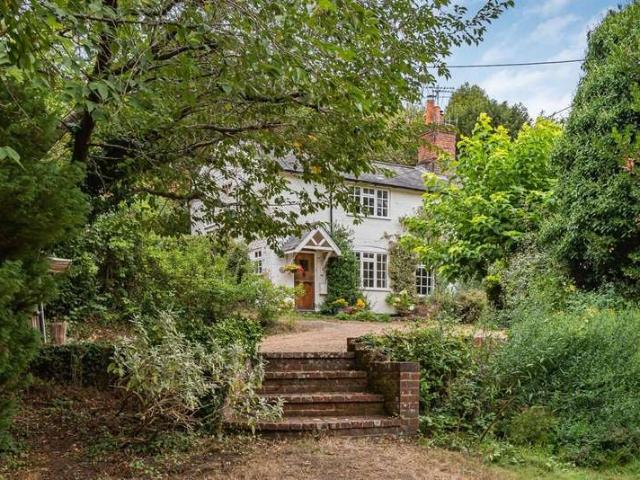 House for sale in Fole, Surrey
