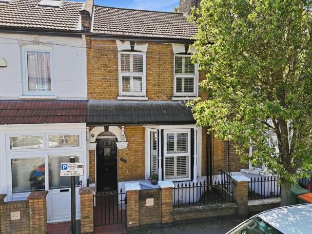 House for sale in Upton, Greater London