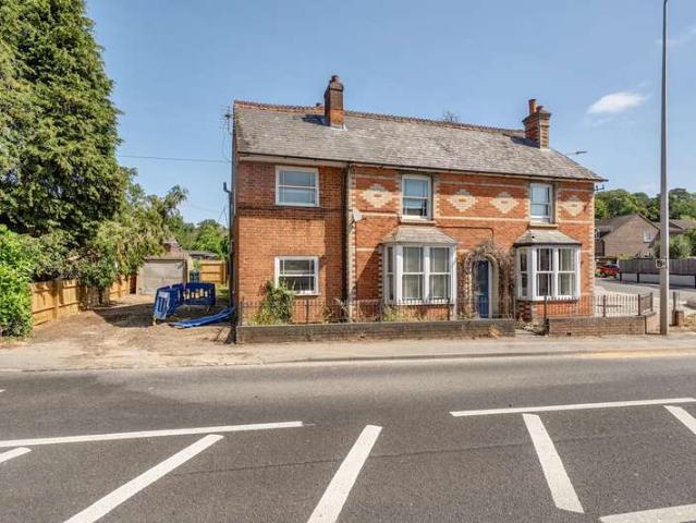 House for sale in Upper Woolhampton, Woolhampton