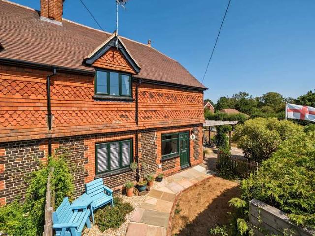 House for sale in Fole, Surrey