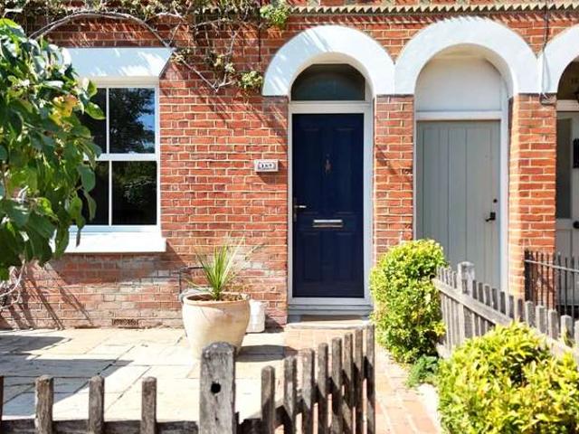 House for sale in Barton Stacey, Hampshire
