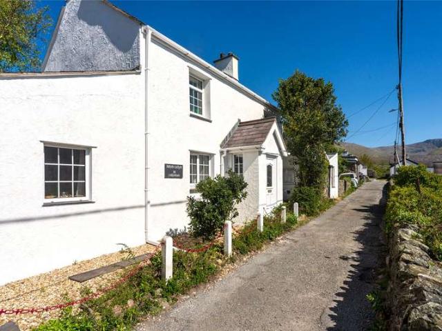 House for sale in Cilfodan, Bethesda