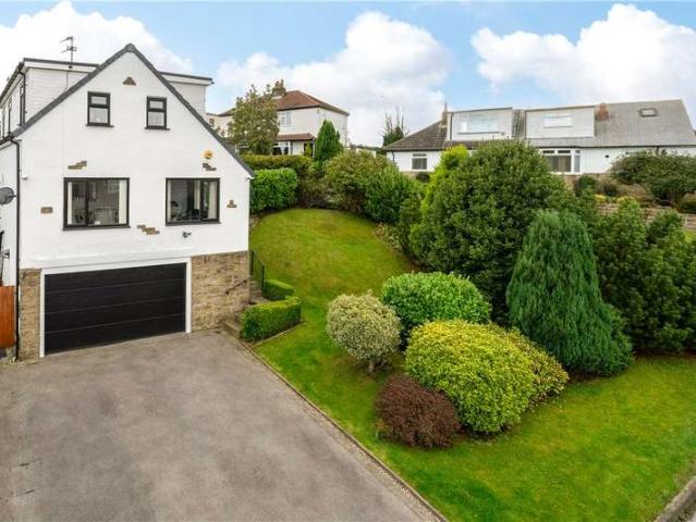 House for sale in Park Gate, Leeds