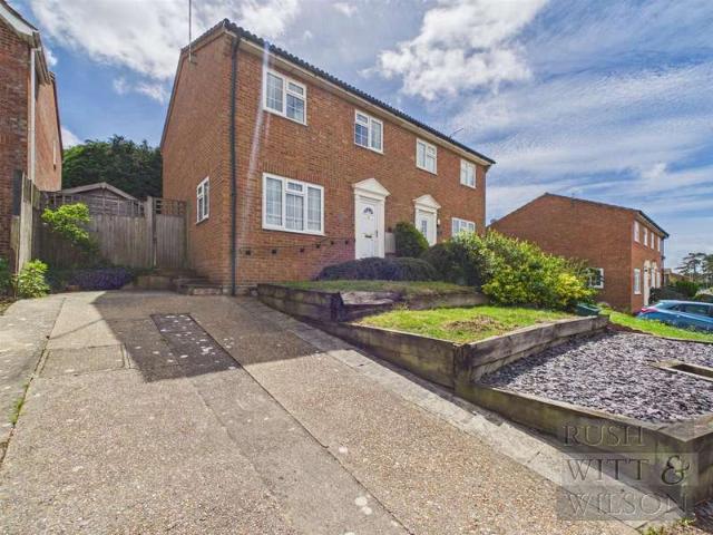 House for sale in West Marina, Guestling Green