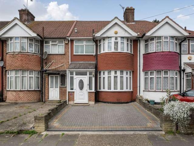 House for sale in Kenton, Greater London