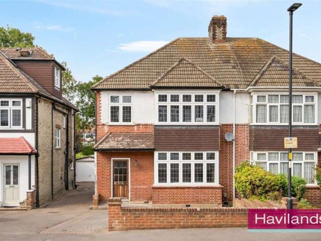 House for sale in Winchmore Hill, Greater London