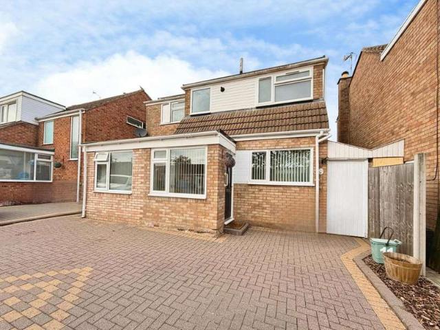 House for sale in Budbrooke, Warwick