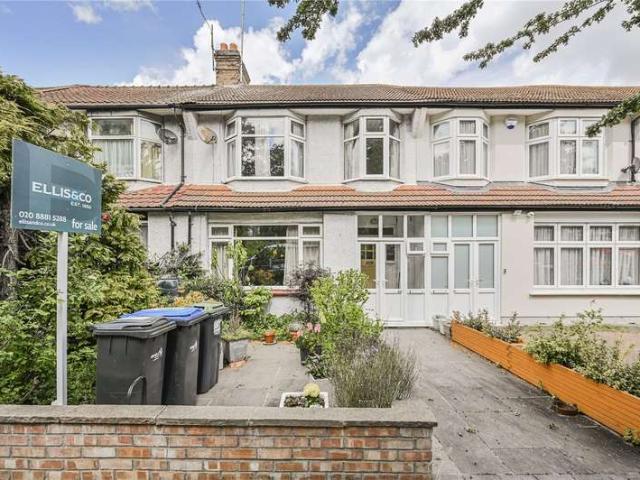 House for sale in New Southgate, Greater London