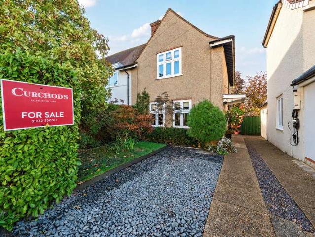 House for sale in Byfleet, Woking
