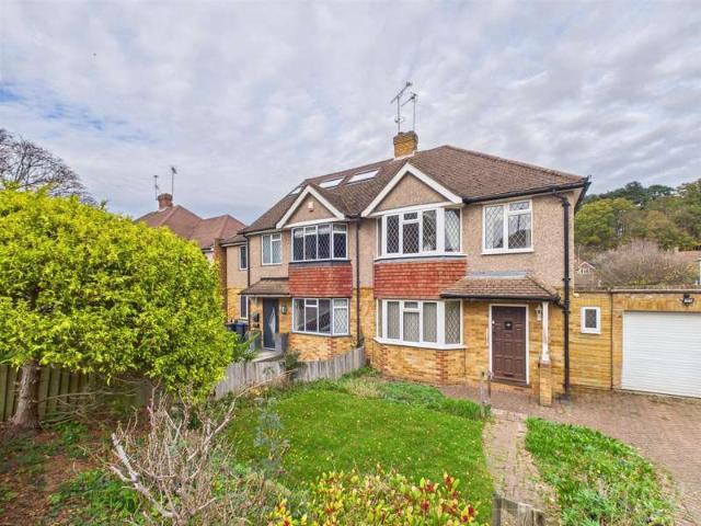 House for sale in London Borough of Croydon, Selsdon