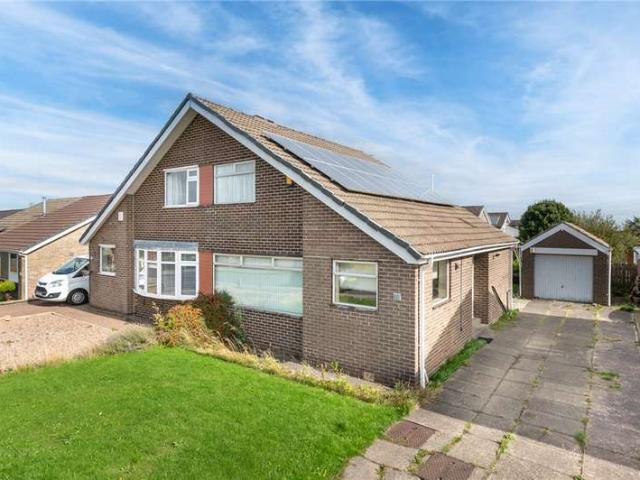 House for sale in Drighlington, Adwalton